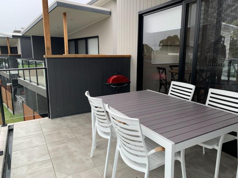 Captains Cove 1St Floor Spa Luxury Apartments - Free Netflix Paynesville Eksteriør billede